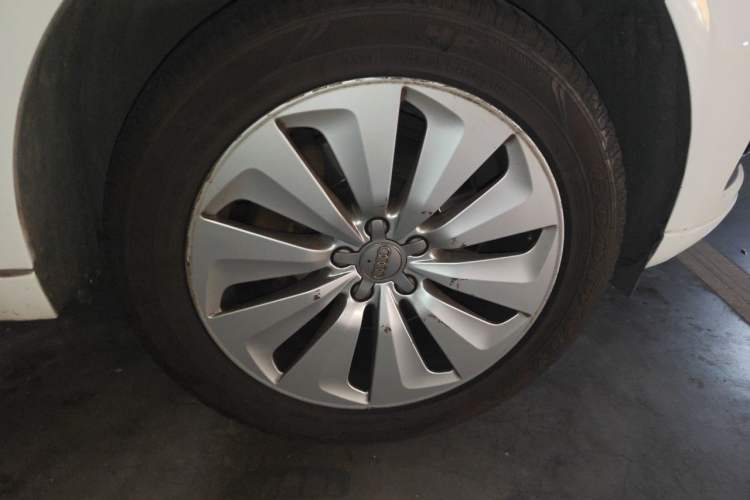 Used Audi Q5 2012 2.0TFSI hybrid Right Front Wheel Hub