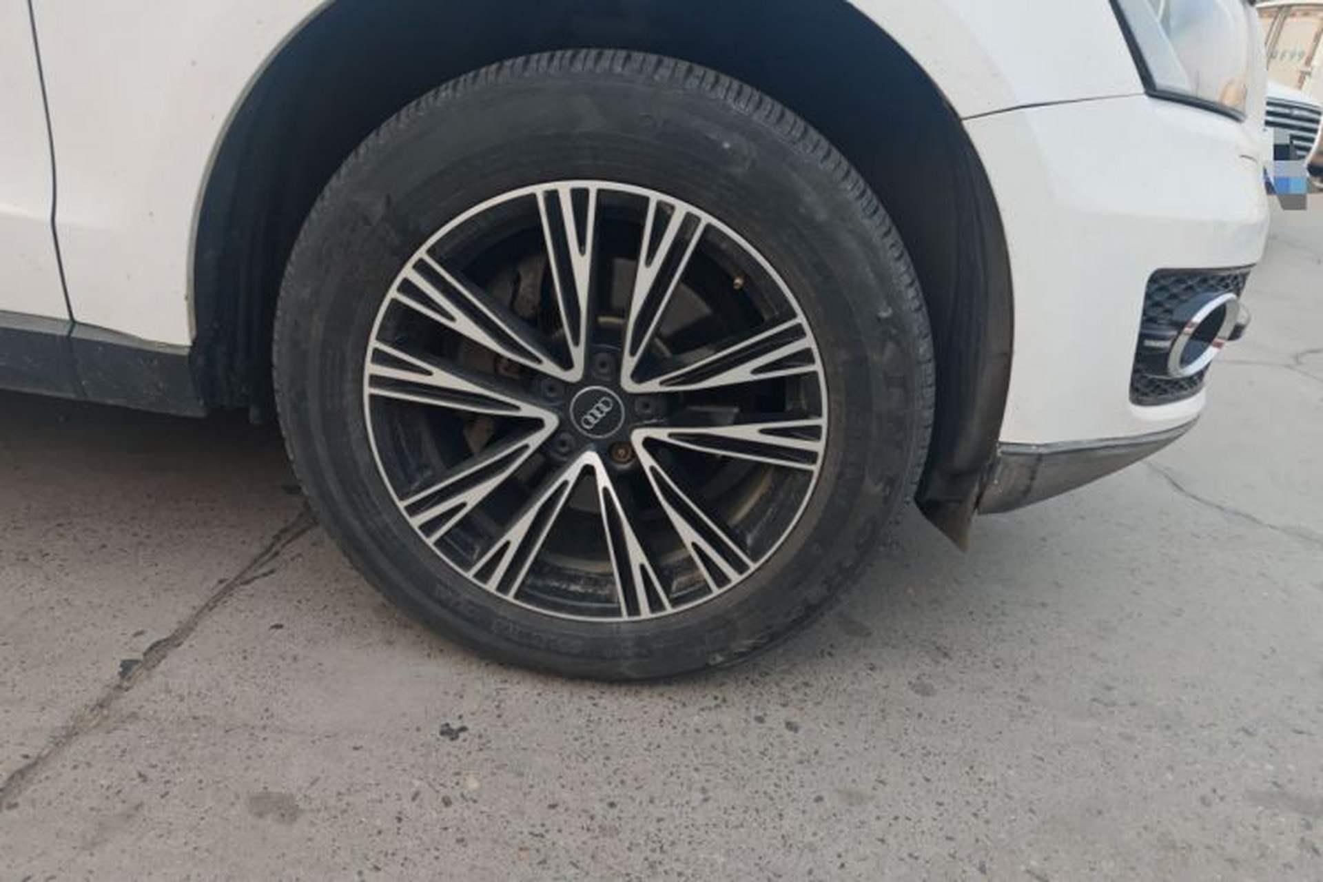 Used Audi Q5 2012 2.0TFSI Comfort Version Right Front Wheel Hub