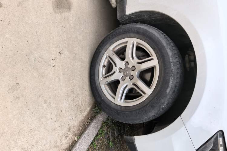 Used Audi Q5 2012 2.0TFSI Technology Model Right Front Wheel Hub