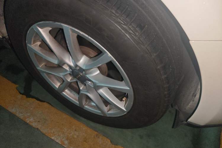 Used Audi Q5 2012 2.0TFSI Comfort Version Right Front Wheel Hub