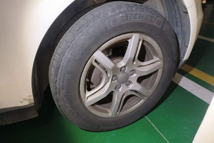Used Audi Q5 2012 2.0TFSI Technology Model Right Front Wheel Hub