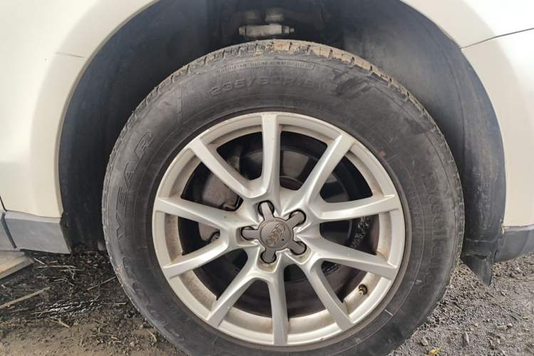 Used Audi Q5 2012 2.0TFSI Comfort Version Right Front Wheel Hub