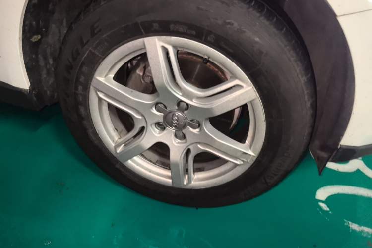 Used Audi Q5 2012 2.0TFSI Technology Model Right Front Wheel Hub