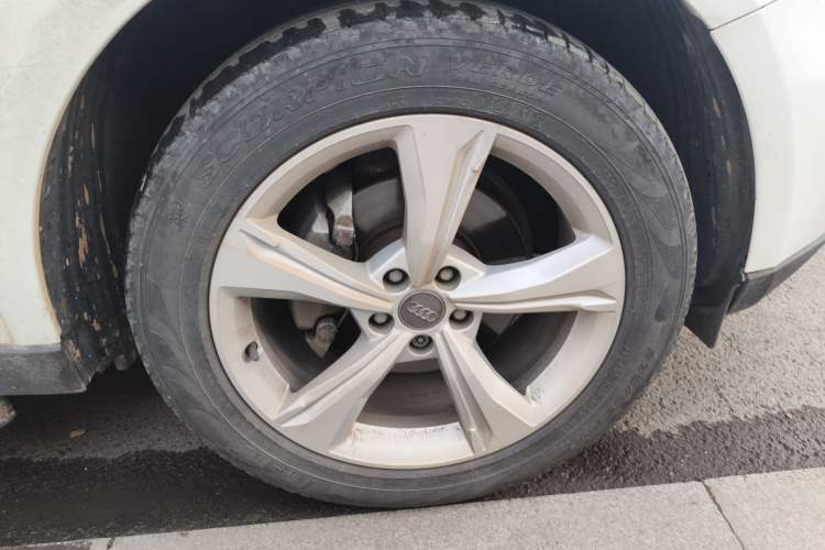 Used Audi Q5 2012 2.0TFSI Comfort Version Right Front Wheel Hub
