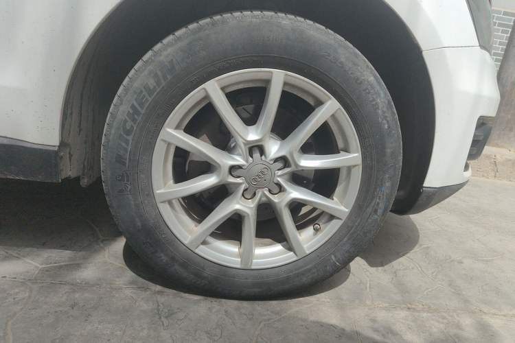 Used Audi Q5 2012 2.0TFSI Comfort Version Right Front Wheel Hub