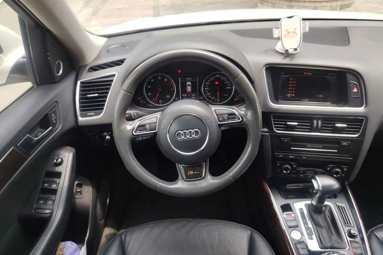 Used Audi Q5 2012 2.0TFSI Comfort Version Steering Wheel