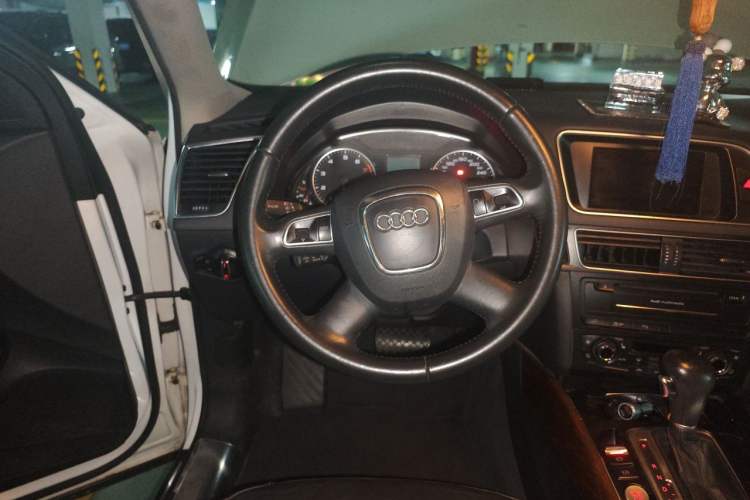 Used Audi Q5 2012 2.0TFSI Comfort Version Steering Wheel