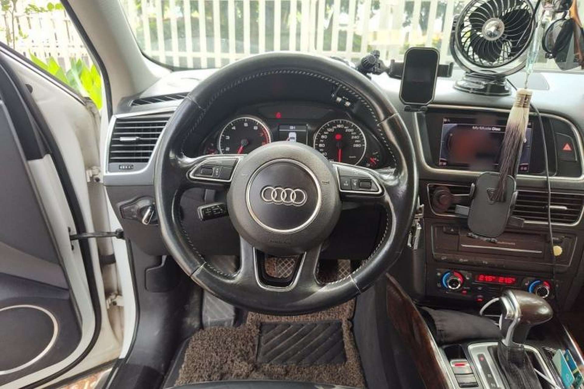 Used Audi Q5 2012 2.0TFSI Comfort Version Steering Wheel