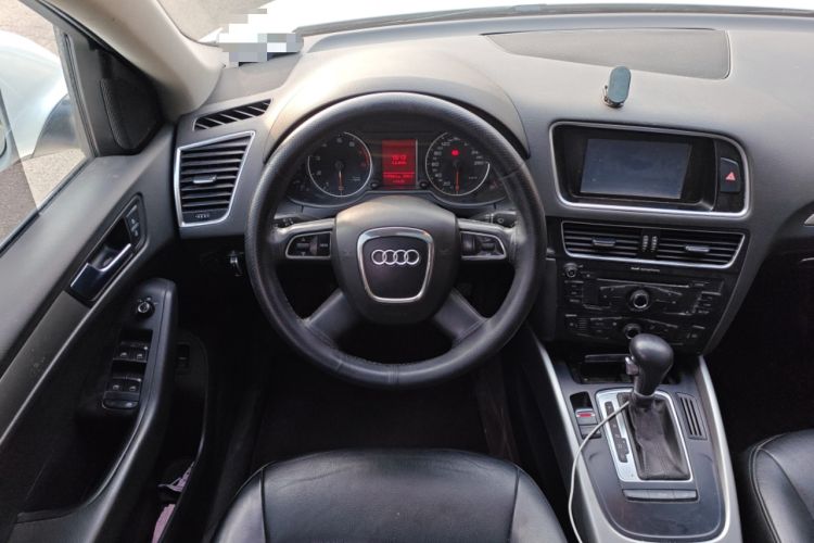 Used Audi Q5 2012 2.0TFSI Trendy Edition Steering Wheel