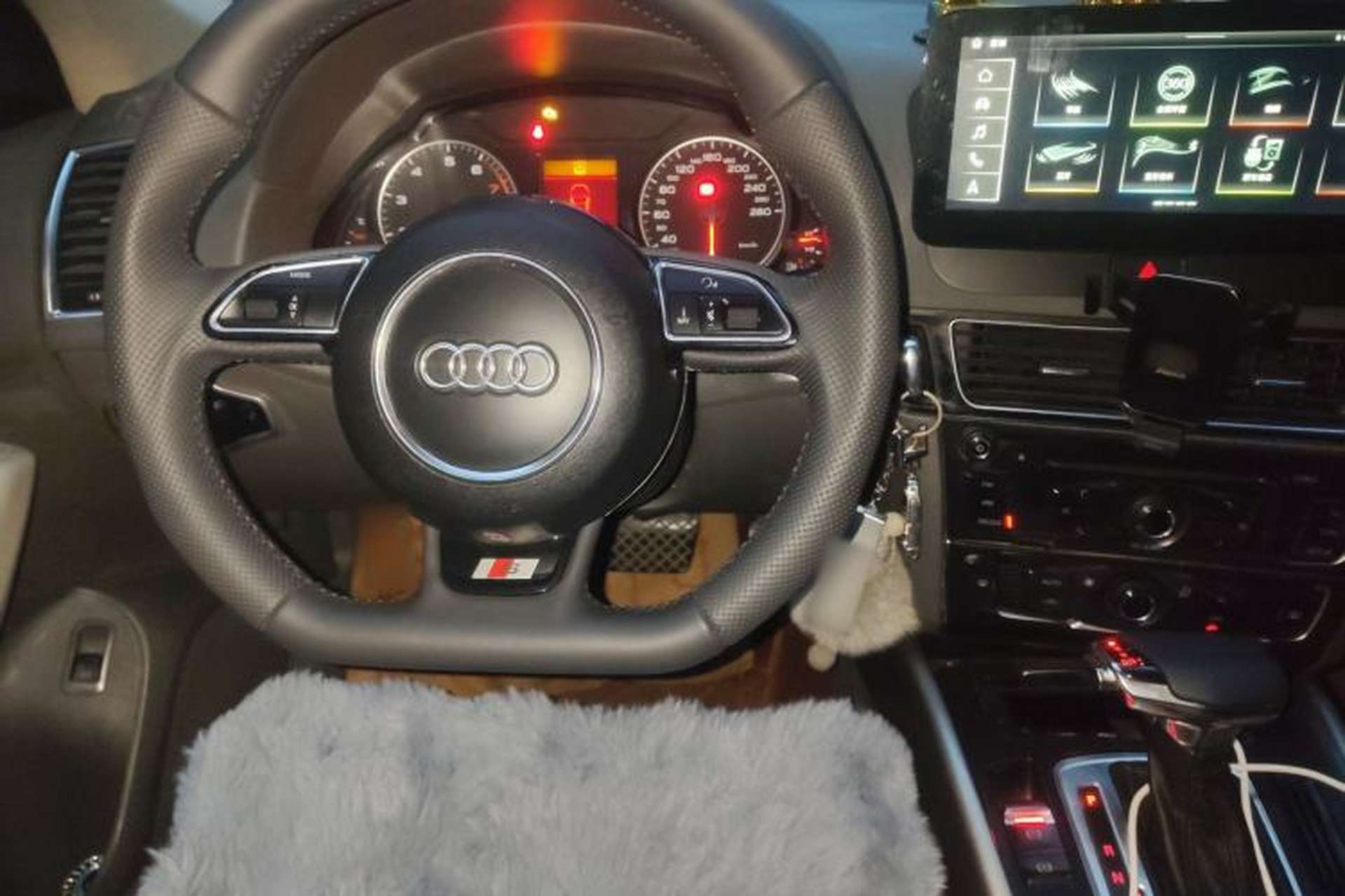 Used Audi Q5 2012 2.0TFSI Trendy Edition Steering Wheel