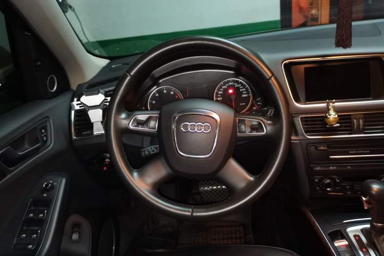 Used Audi Q5 2012 2.0TFSI Comfort Version Steering Wheel