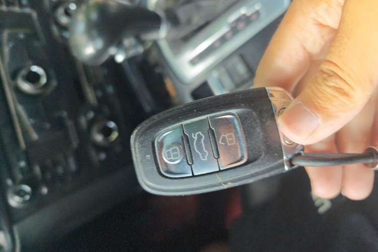 Used Audi Q5 2012 2.0TFSI Technology Model Vehicle Key