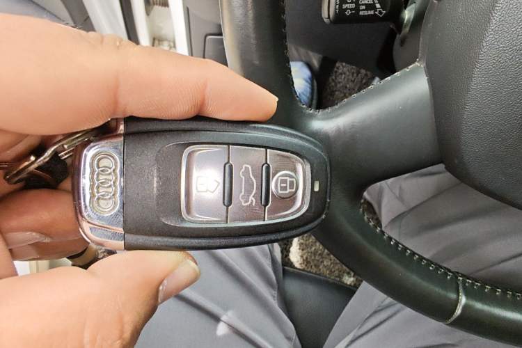 Used Audi Q5 2012 2.0TFSI Technology Model Vehicle Key