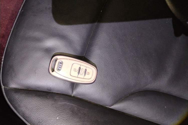 Used Audi Q5 2012 2.0TFSI Technology Model Vehicle Key