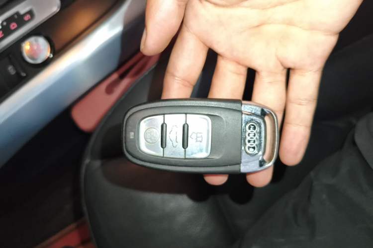 Used Audi Q5 2012 2.0TFSI Technology Model Vehicle Key