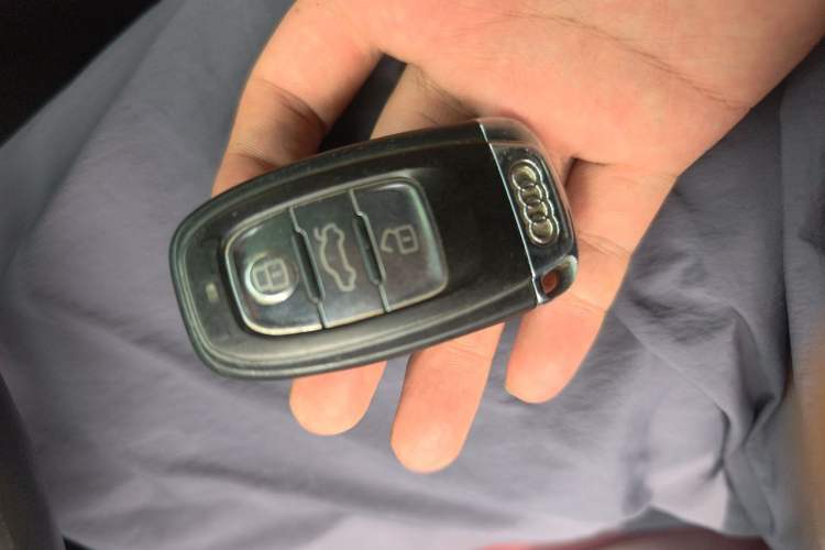 Used Audi Q5 2012 2.0TFSI Trendy Edition Vehicle Key