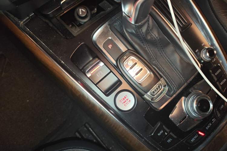 Used Audi Q5 2012 2.0TFSI hybrid Vehicle Key