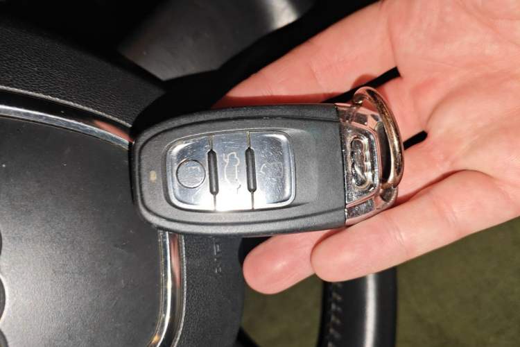 Used Audi Q5 2012 2.0TFSI Comfort Version Vehicle Key