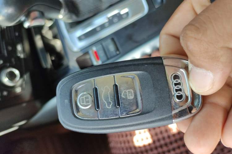 Used Audi Q5 2012 2.0TFSI Technology Model Vehicle Key