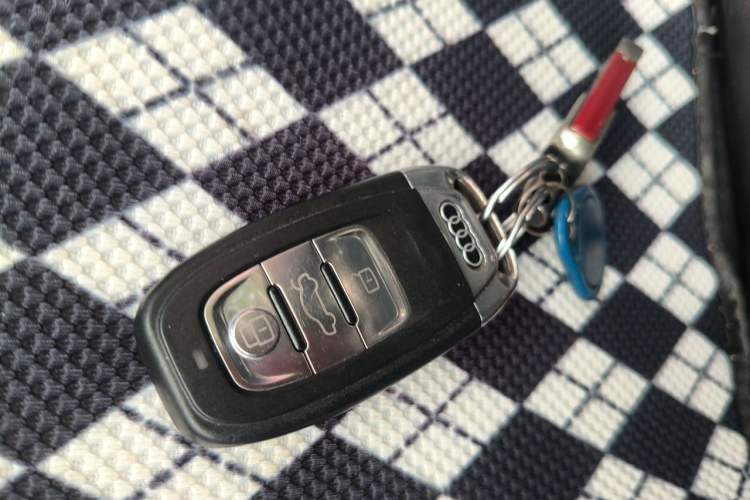Used Audi Q5 2012 2.0TFSI Comfort Version Vehicle Key