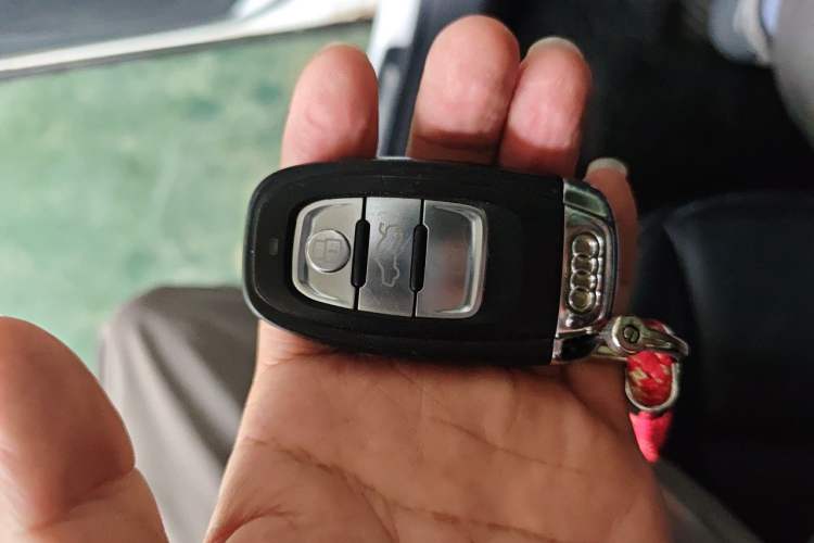Used Audi Q5 2012 2.0TFSI Technology Model Vehicle Key