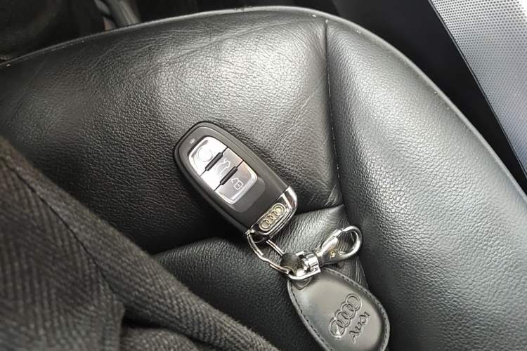 Used Audi Q5 2012 2.0TFSI Technology Model Vehicle Key