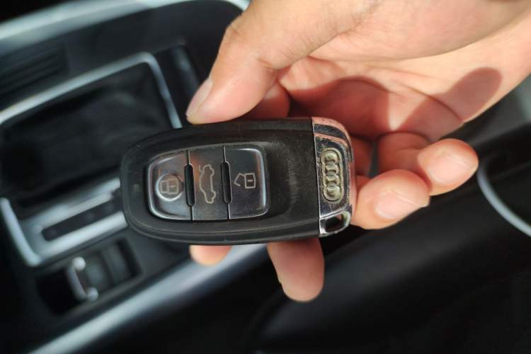Used Audi Q5 2012 2.0TFSI Technology Model Vehicle Key