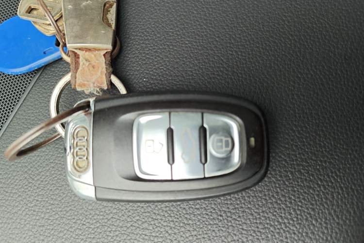 Used Audi Q5 2012 2.0TFSI Technology Model Vehicle Key