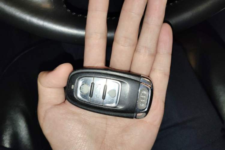 Used Audi Q5 2012 2.0TFSI Technology Model Vehicle Key