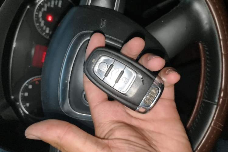 Used Audi Q5 2012 2.0TFSI Technology Model Vehicle Key