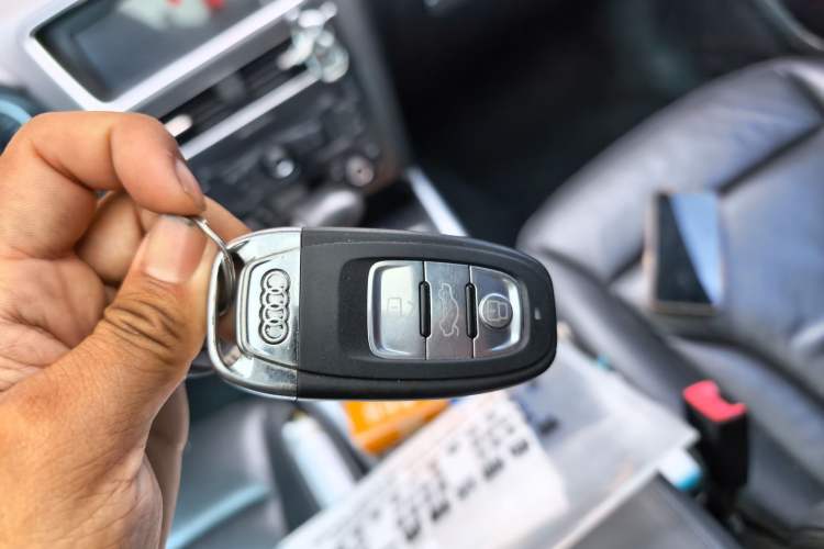 Used Audi Q5 2012 2.0TFSI Technology Model Vehicle Key