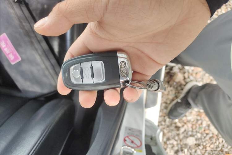 Used Audi Q5 2012 2.0TFSI Comfort Version Vehicle Key