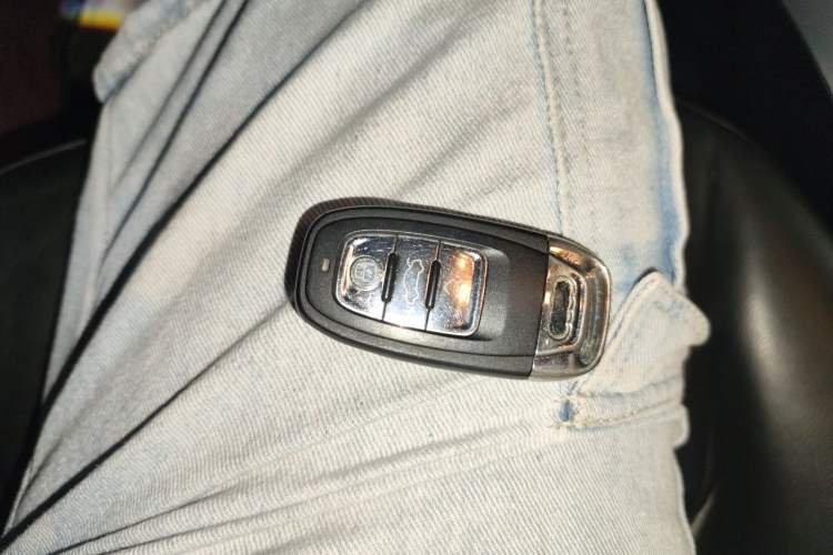 Used Audi Q5 2012 2.0TFSI Technology Model Vehicle Key