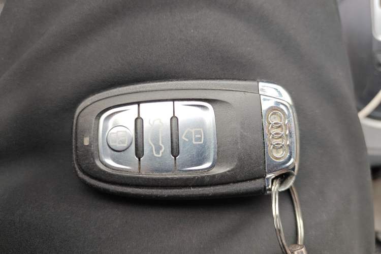 Used Audi Q5 2012 2.0TFSI Trendy Edition Vehicle Key