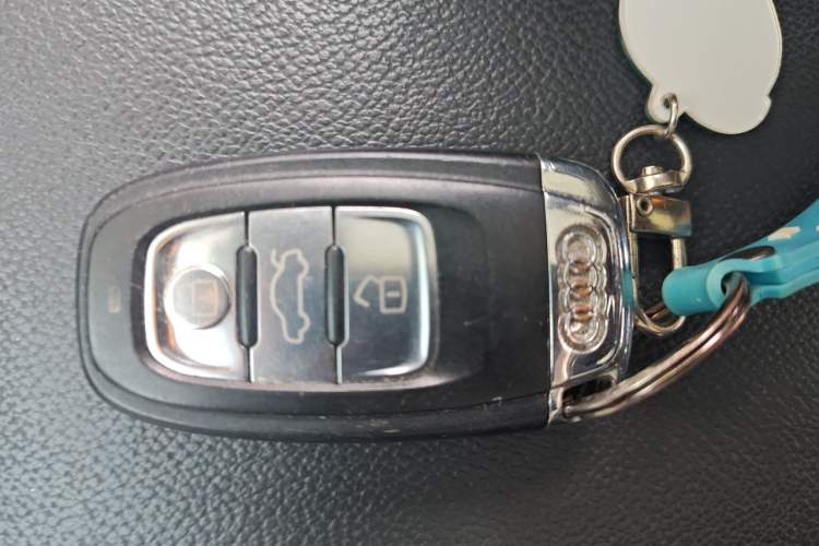 Used Audi Q5 2012 2.0TFSI Technology Model Vehicle Key