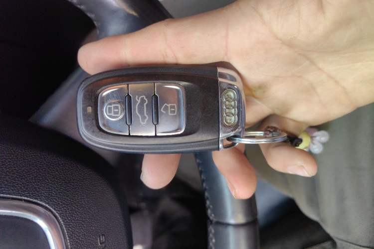 Used Audi Q5 2012 2.0TFSI Technology Model Vehicle Key