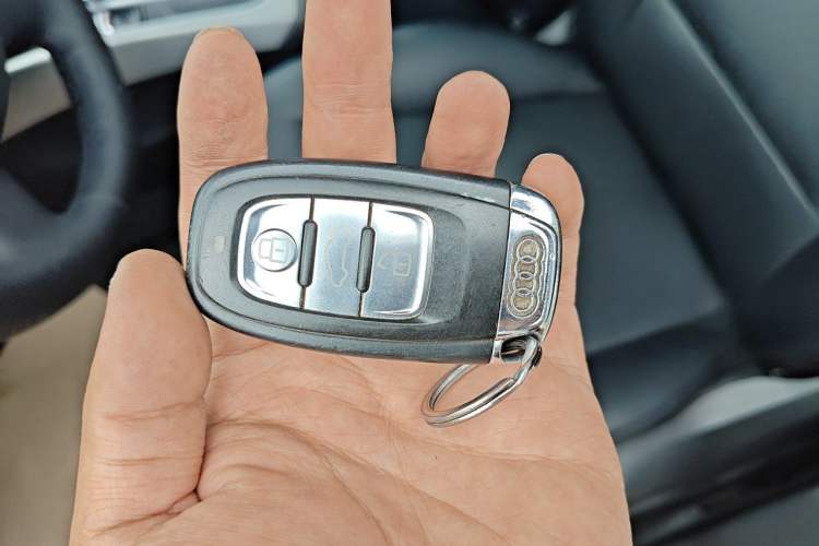 Used Audi Q5 2012 2.0TFSI Trendy Edition Vehicle Key