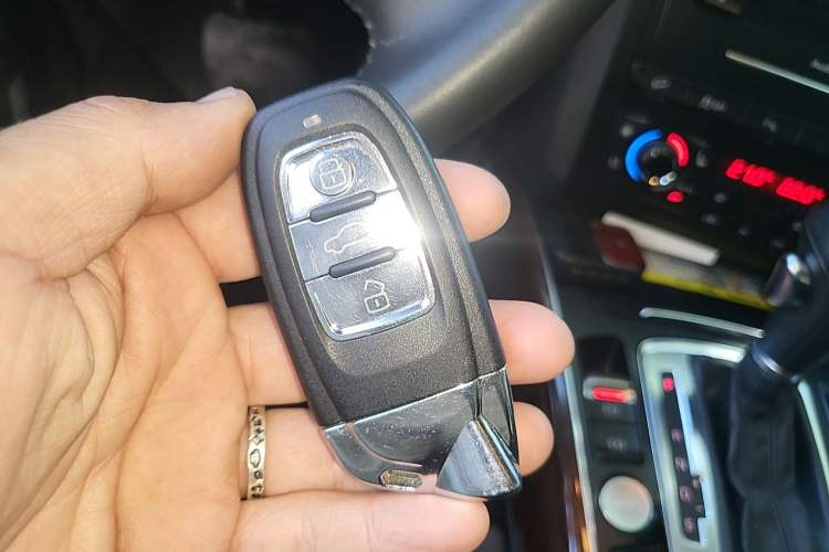 Used Audi Q5 2012 2.0TFSI Comfort Version Vehicle Key