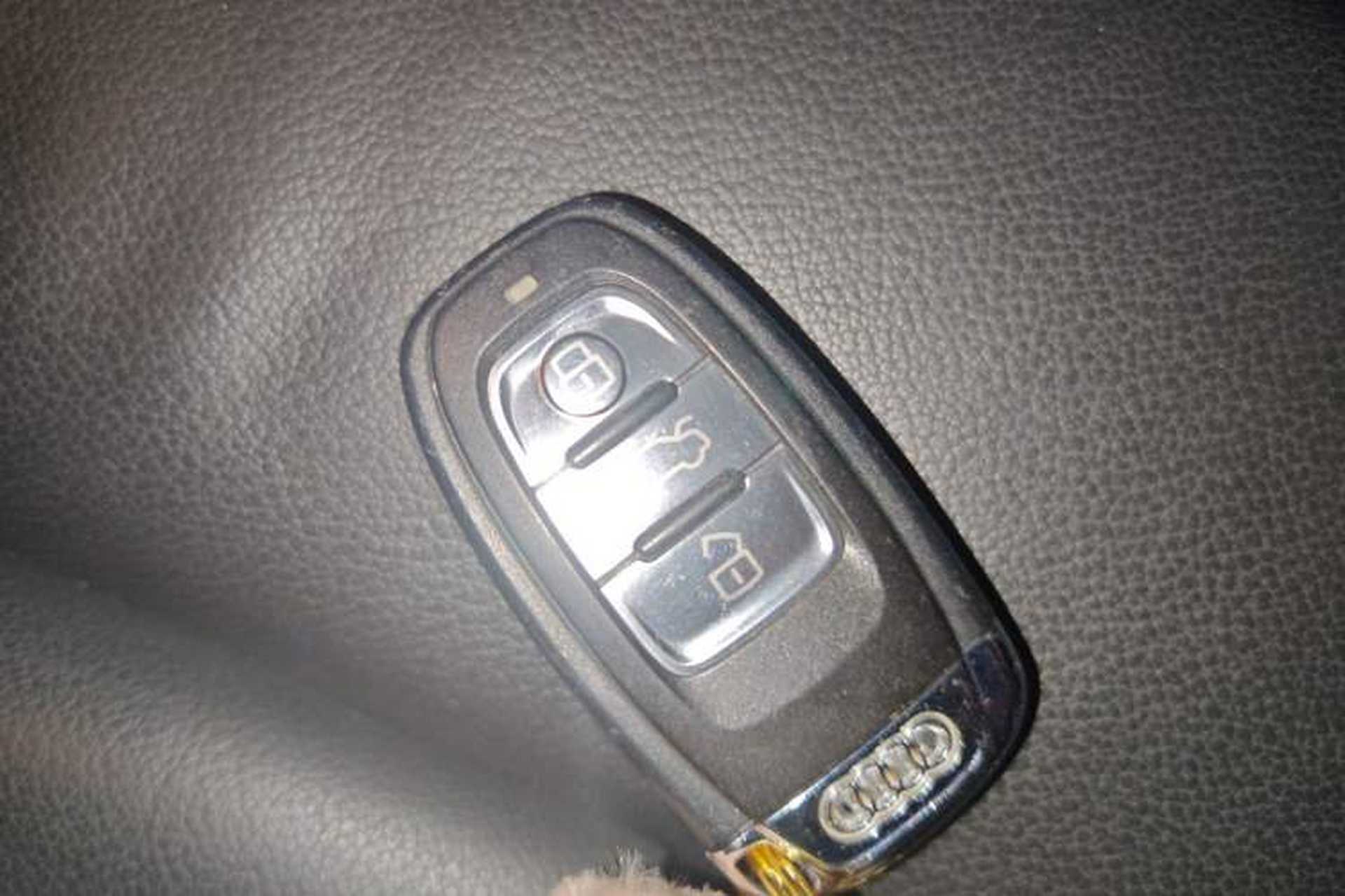 Used Audi Q5 2012 2.0TFSI Technology Model Vehicle Key