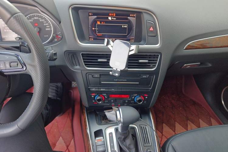 Used Audi Q5 2012 2.0TFSI Comfort Version Audio And AC Panel