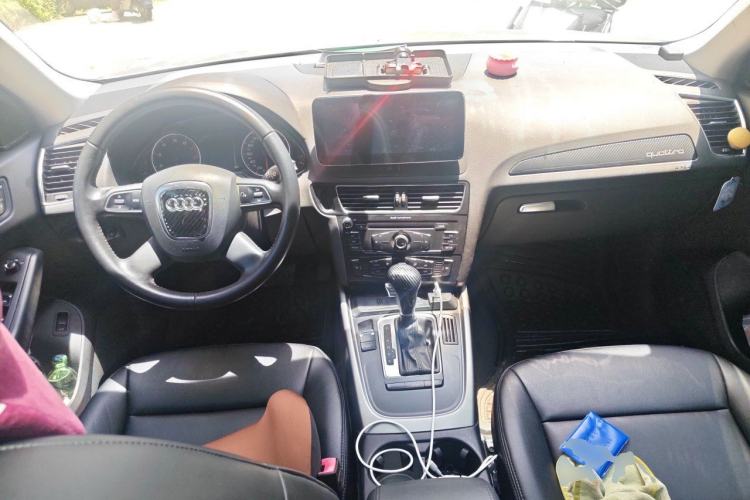 Used Audi Q5 2012 2.0TFSI Trendy Edition Center Console