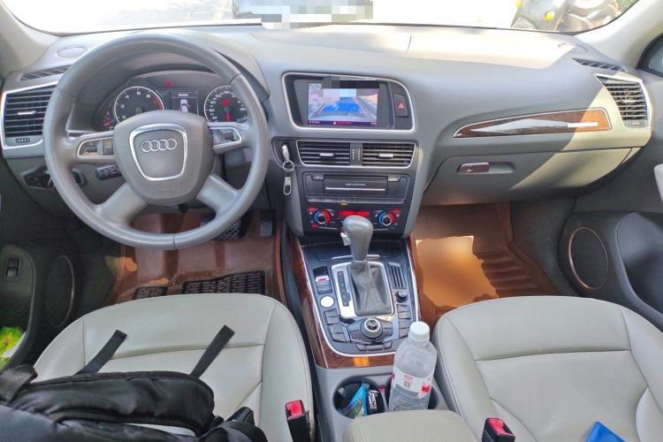 Used Audi Q5 2012 2.0TFSI Comfort Version Center Console