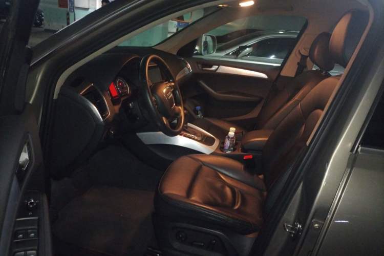 Used Audi Q5 2012 2.0TFSI Technology Model Driver Seat