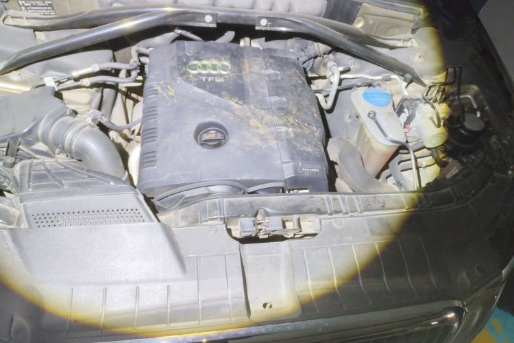 Used Audi Q5 2012 2.0TFSI Comfort Version Engine Bay