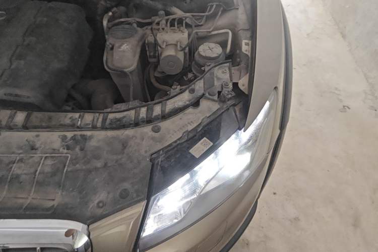 Used Audi Q5 2012 2.0TFSI Luxury Edition Engine Bay Left