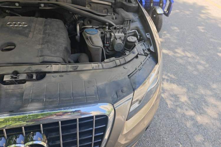 Used Audi Q5 2012 2.0TFSI Comfort Version Engine Bay Left