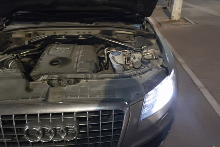 Used Audi Q5 2012 2.0TFSI Luxury Edition Engine Bay Left
