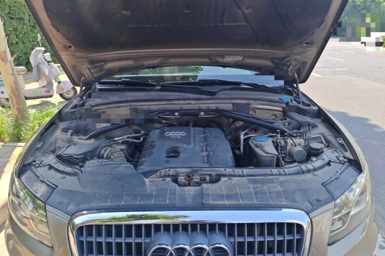 Used Audi Q5 2012 2.0TFSI Comfort Version Engine Bay