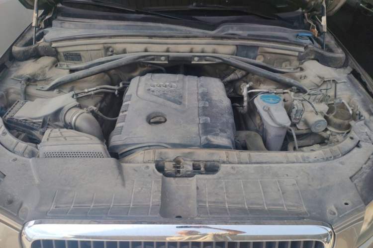 Used Audi Q5 2012 2.0TFSI Trendy Edition Engine Bay