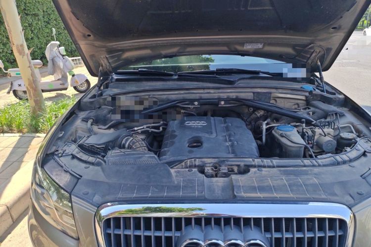 Used Audi Q5 2012 2.0TFSI Comfort Version Engine Bay Right